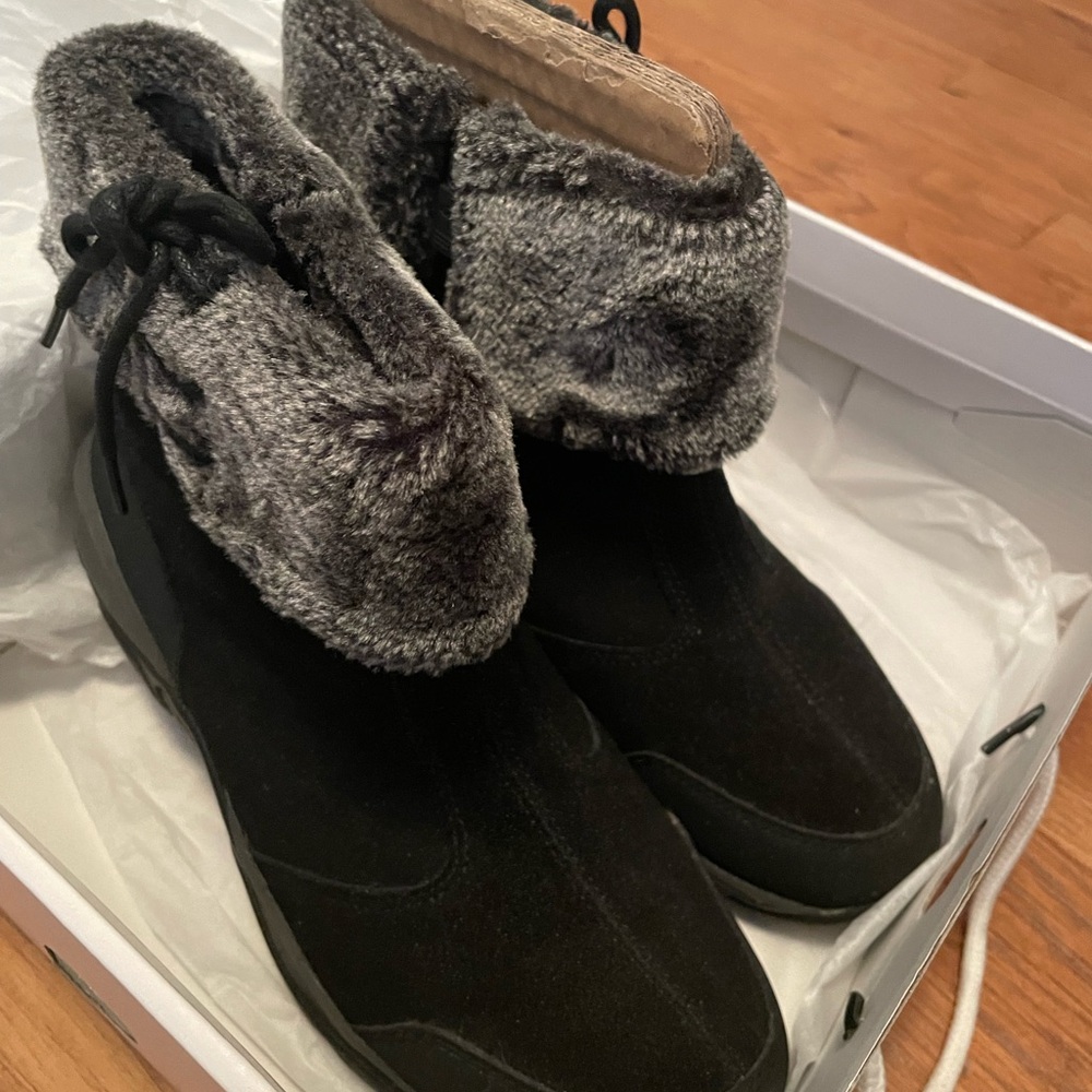 Easy Spirit Black and Gray Winter Boots Explore24 Eselementa